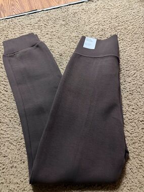 Nike Women's Track Pants Joggers in Dark Brown